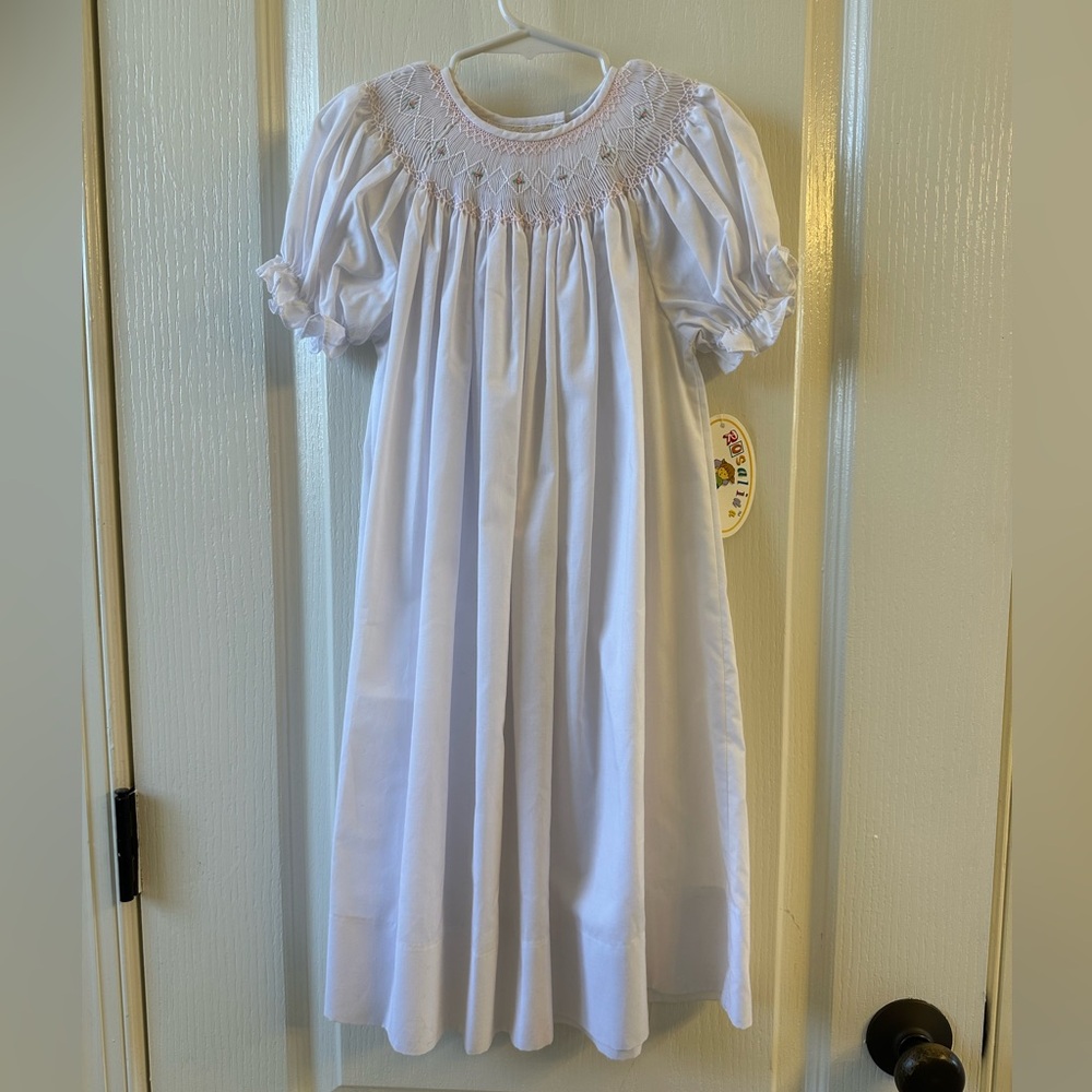 NWT Rosalina white smocked dress 4t
